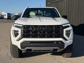 2026 GMC Canyon photo 2