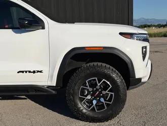 2026 GMC Canyon photo 4