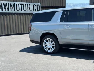 2024 Chevrolet Suburban photo 4