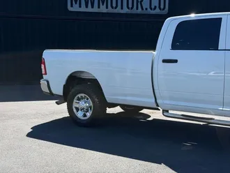 2024 Ram 3500 photo 4