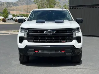 2023 Chevrolet Silverado 1500 photo 2