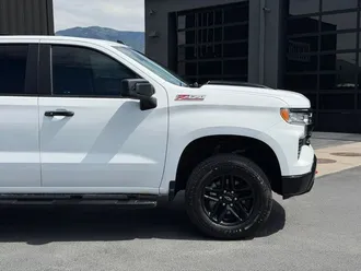 2023 Chevrolet Silverado 1500 photo 3