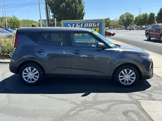 2020 Kia Soul photo 2