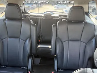 Ascent Limited 7-Passenger 15