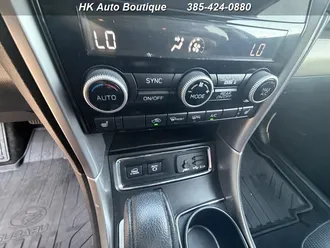 Ascent Limited 7-Passenger 23