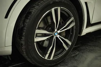 2024 BMW X7 photo 3