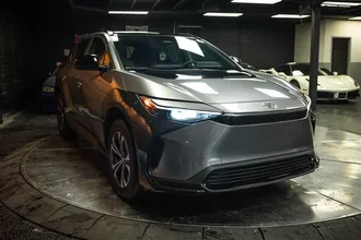2023 TOYOTA BZ4X photo 5