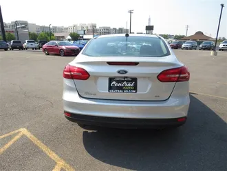 2017 FORD FOCUS photo 4
