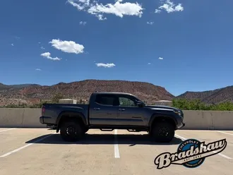 2023 Toyota Tacoma photo 3