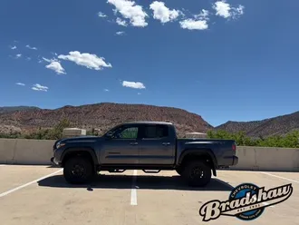 2023 Toyota Tacoma photo 4