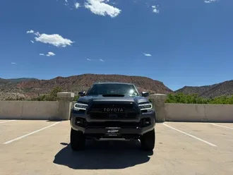 2023 Toyota Tacoma photo 5
