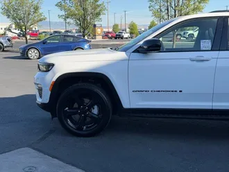 2024 Jeep Grand Cherokee photo 7