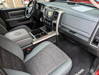 2015 RAM 1500 SLT photo 4
