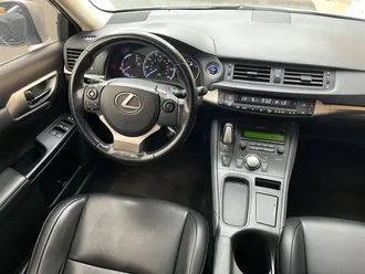 CT 200h 17