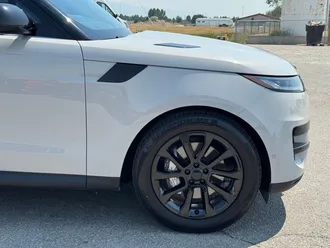 2025 Land Rover Range Rover Sport photo 3