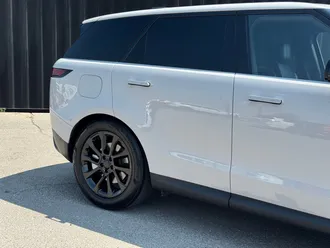 2025 Land Rover Range Rover Sport photo 4