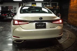 2022 LEXUS ES photo 6