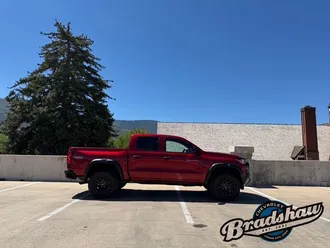 2023 Chevrolet Colorado photo 3