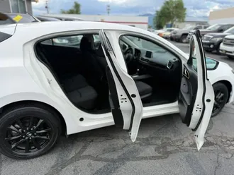 MAZDA3 9