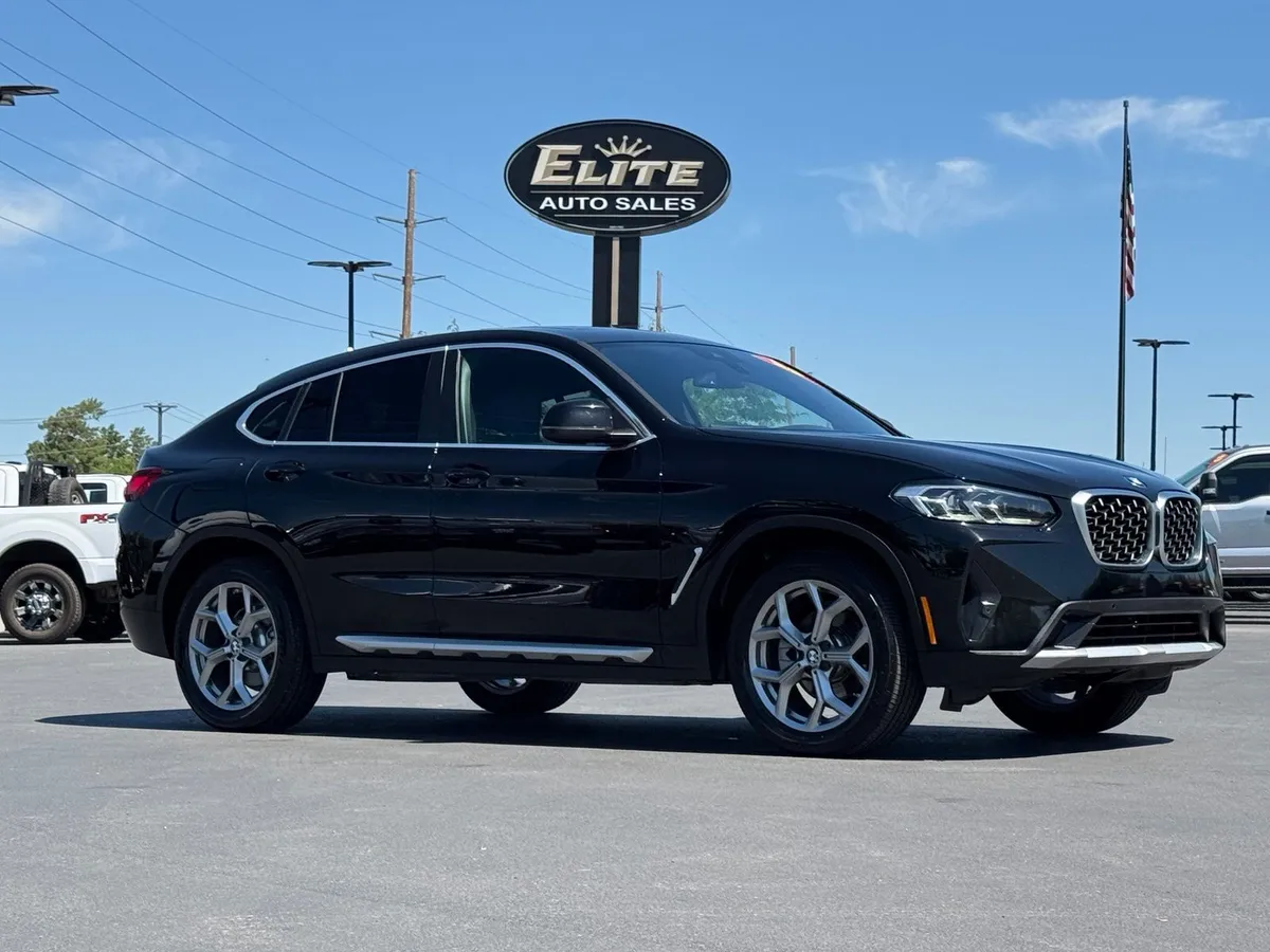 2025 BMW X4 xDrive30i