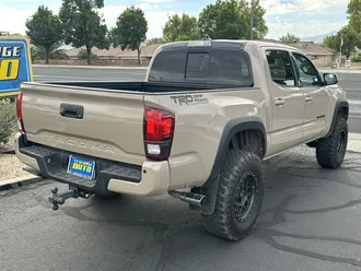 2018 Toyota Tacoma photo 3