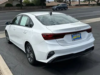 2023 Kia Forte photo 5