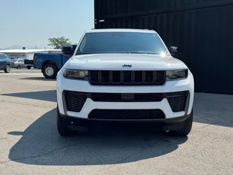 2026 Jeep Grand Cherokee photo 2