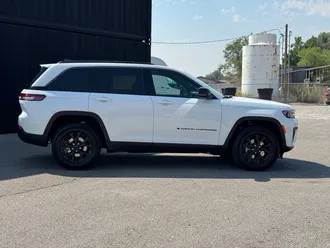 2026 Jeep Grand Cherokee photo 5