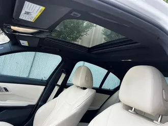 3 Series 330i xDrive 22
