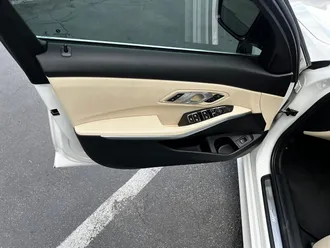 3 Series 330i xDrive 23