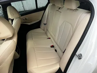 3 Series 330i xDrive 25