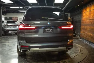 2020 BMW X7 photo 6