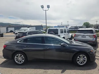 2018 Chevrolet Malibu photo 2
