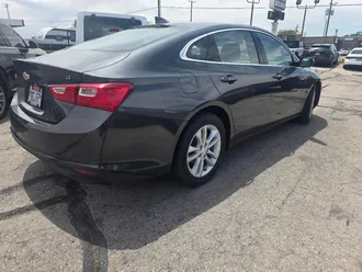 2018 Chevrolet Malibu photo 3