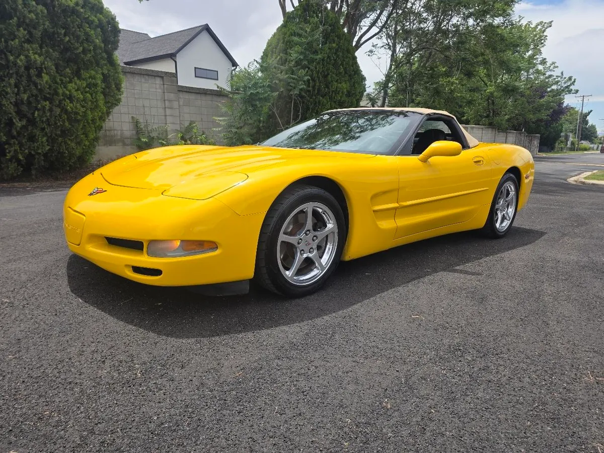 2002 Chevrolet Corvette 2dr Convertible