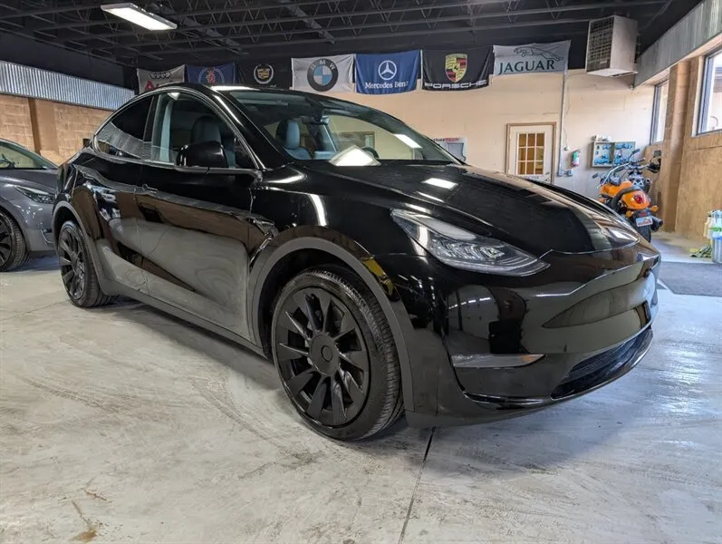 2023 Tesla Model Y Long Range Long Range