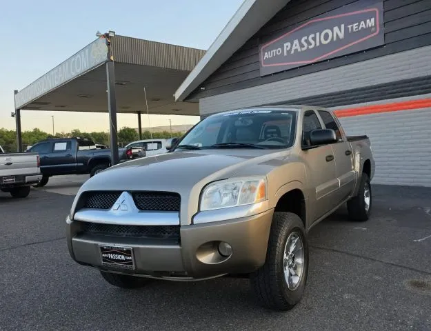 2006 Mitsubishi Raider Double Cab XLS Pickup 4D 5 1/4 ft