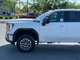 2024 GMC Sierra 3500HD photo 4