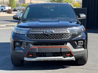 2022 Ford Explorer photo 2