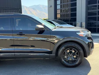 2022 Ford Explorer photo 3