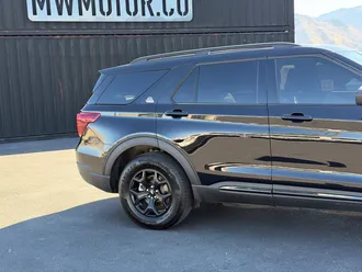 2022 Ford Explorer photo 4