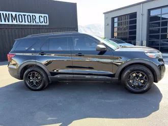 2022 Ford Explorer photo 5