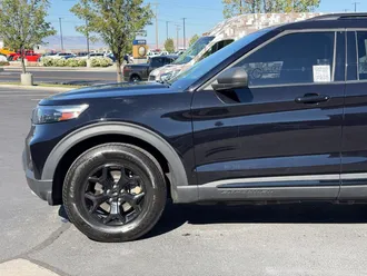 2022 Ford Explorer photo 7