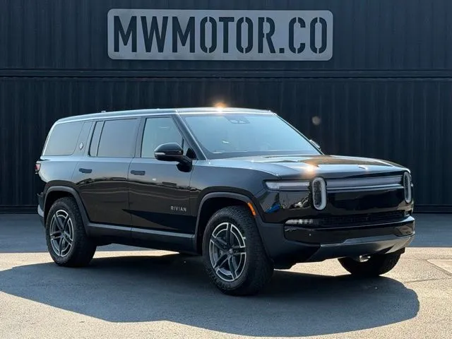 2025 Rivian R1S