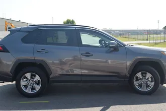 RAV4 Hybrid 8
