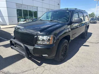 2009 Chevrolet Suburban photo 2