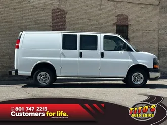 2022 GMC Savana 2500 Cargo photo 3