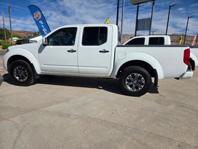 2018 Nissan Frontier Crew Cab PRO-4X Pickup 4D 5 ft