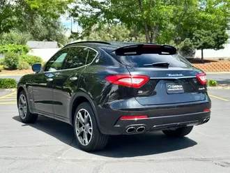 2018 Maserati Levante photo 3