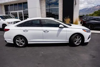 2018 HYUNDAI SONATA photo 4